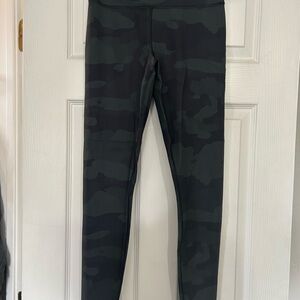 Alo yoga Camo Print Leggings